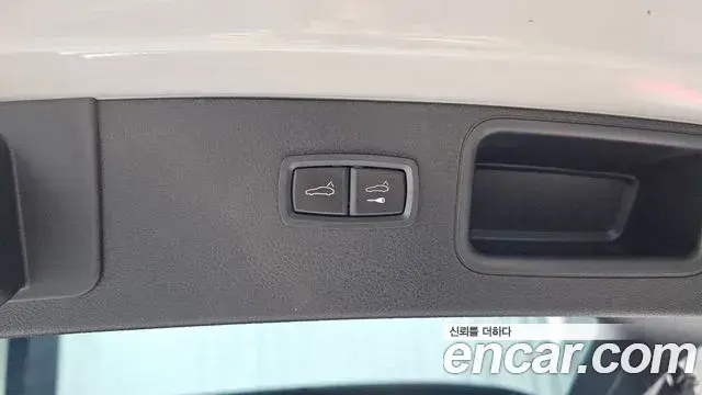 Porsche Macan 2023 — Şəkil 24/30