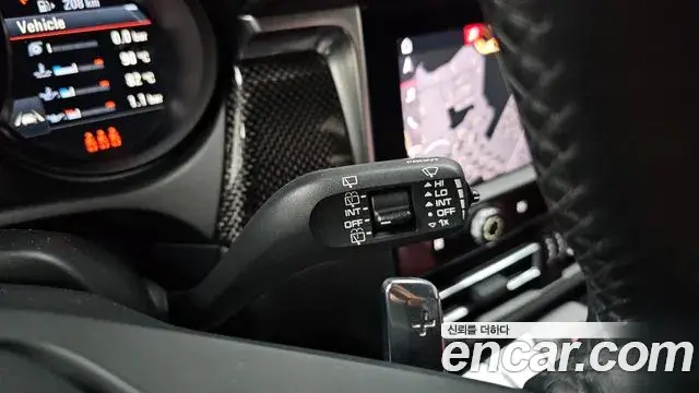 Porsche Macan 2023 — Şəkil 17/30