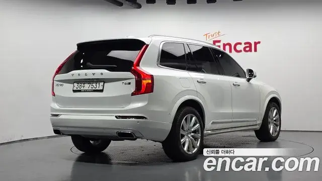 Volvo XC90 2019 — Фото 2/20