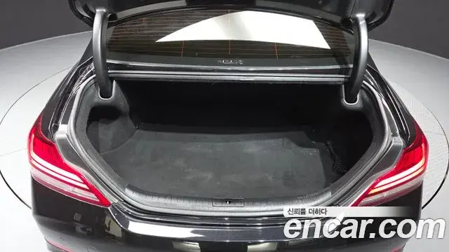 Genesis G70 2018 — Photo 8/20