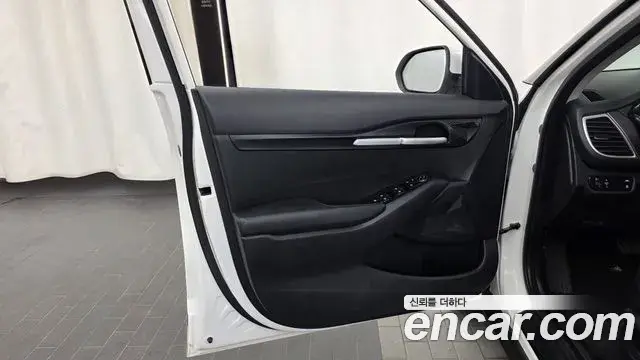 Kia Seltos 2021 — ფოტო 25/30
