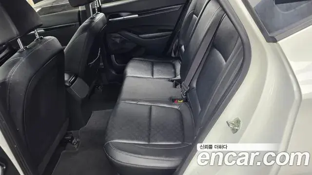 Kia Seltos 2021 — Şəkil 28/30