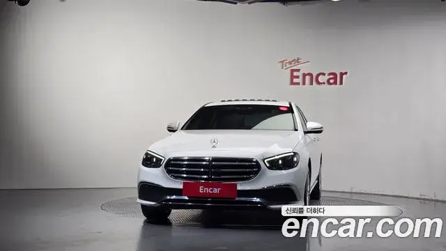 Mercedes-Benz E-Class 2023 — Фото 3/20