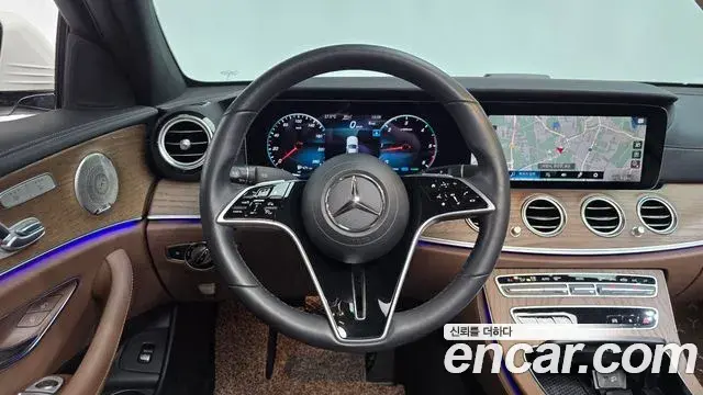 Mercedes-Benz E-Class 2023 — Фото 13/20