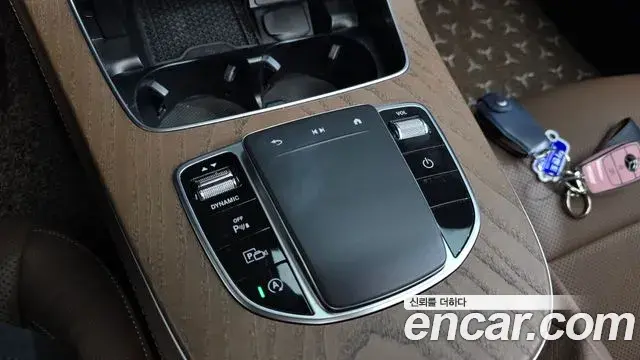 Mercedes-Benz E-Class 2023 — Фото 19/20