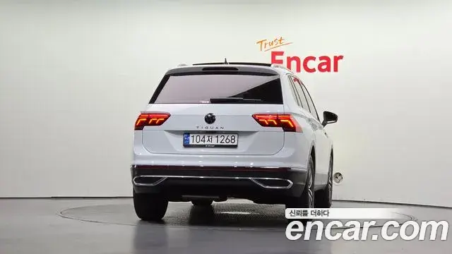 Volkswagen Tiguan 2023 — ფოტო 1/20