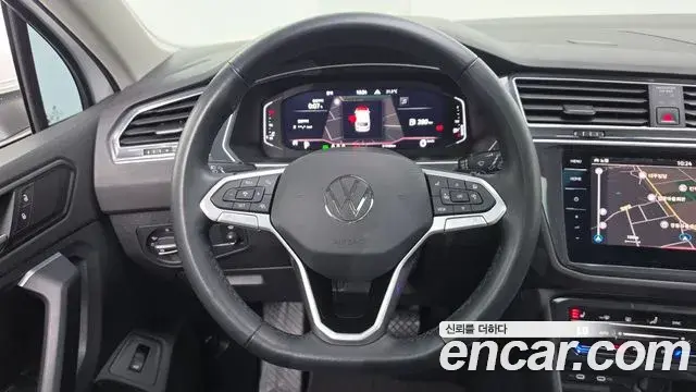 Volkswagen Tiguan 2023 — ფოტო 8/20