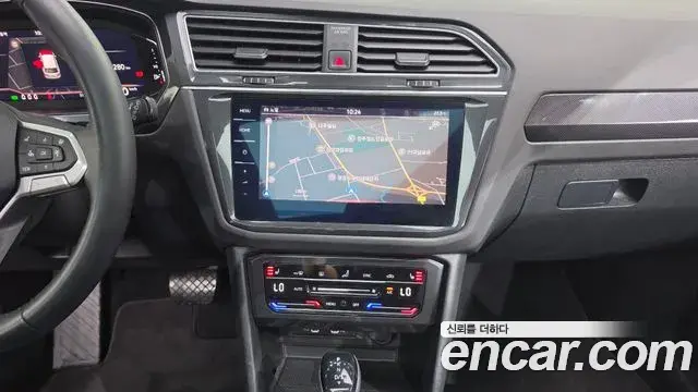 Volkswagen Tiguan 2023 — ფოტო 6/20