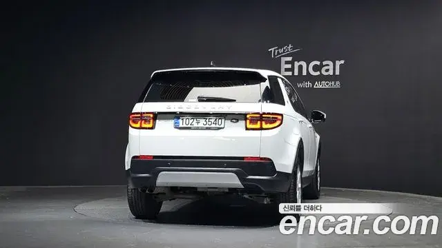 Land Rover Discovery Sport 2021 — Фото 4/20