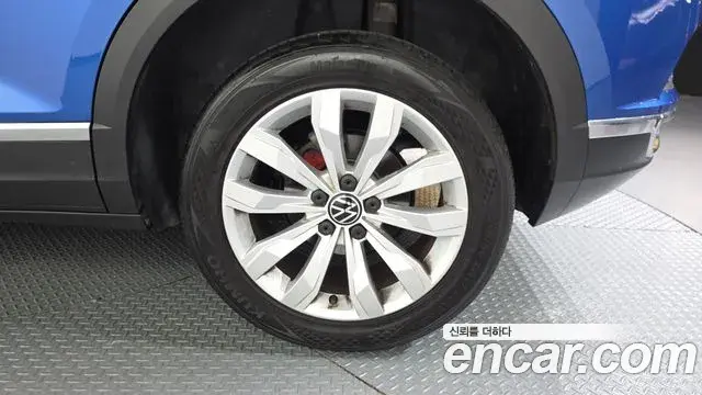 Volkswagen T-Roc 2021 — Photo 32/32