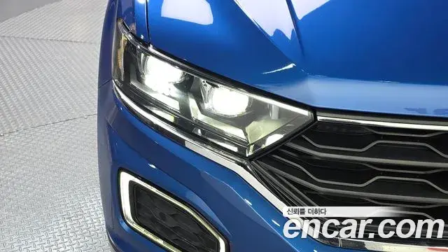 Volkswagen T-Roc 2021 — Photo 12/32