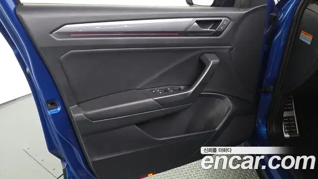 Volkswagen T-Roc 2021 — Photo 26/32