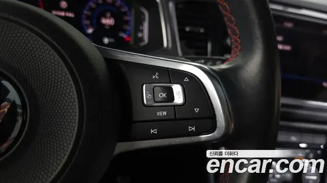 Volkswagen T-Roc 2021 — Photo 7/32