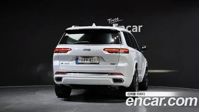 Jeep Grand Cherokee 2021 — Фото 4/20