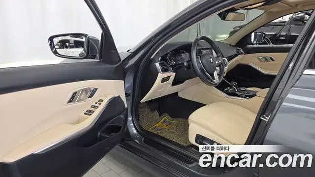 BMW 3 Series 2019 — Фото 10/20