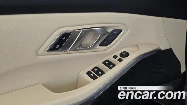 BMW 3 Series 2019 — Фото 18/20