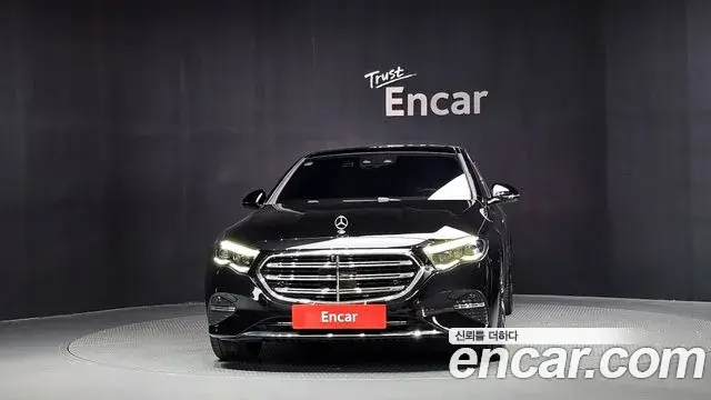 Mercedes-Benz E-Class 2026 — Фото 3/20