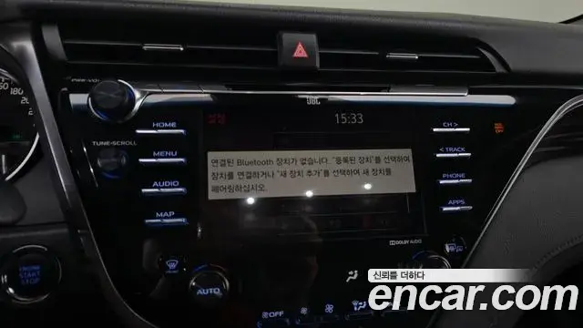 Toyota Camry 2019 — ფოტო 9/30