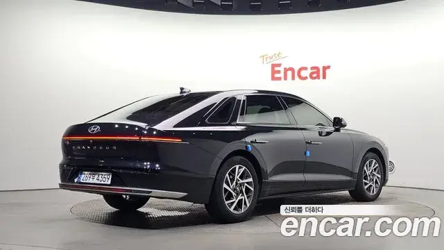 Hyundai Grandeur 2023 — Фото 1/20