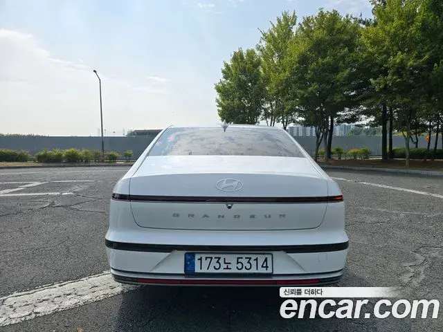 Hyundai Grandeur 2023 — Фото 4/20