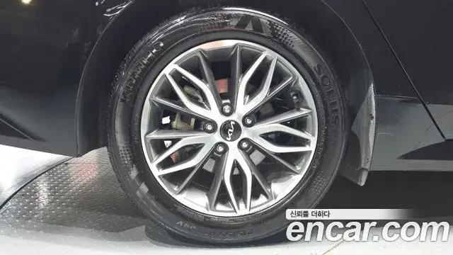 Kia K5 2023 — Şəkil 32/34