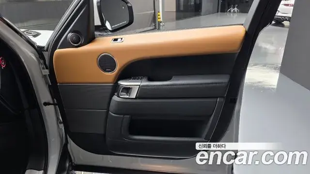 Land Rover Range Rover Sport 2019 — ფოტო 22/36