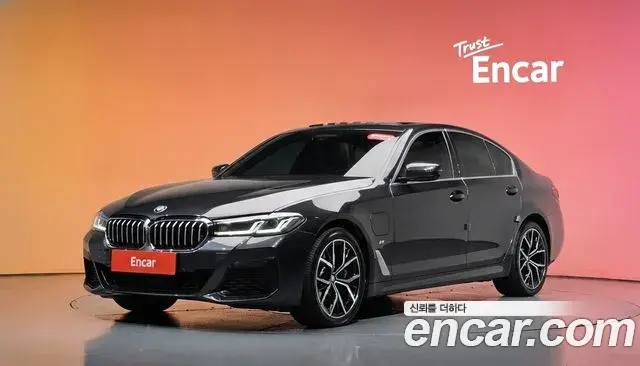 BMW 5 Series 2021 — Фото 1/20