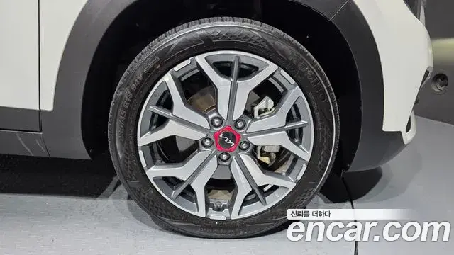 Kia Seltos 2022 — ფოტო 7/33