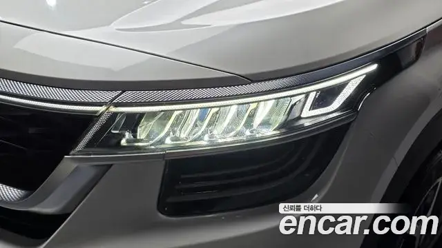 Kia Seltos 2022 — ფოტო 20/33
