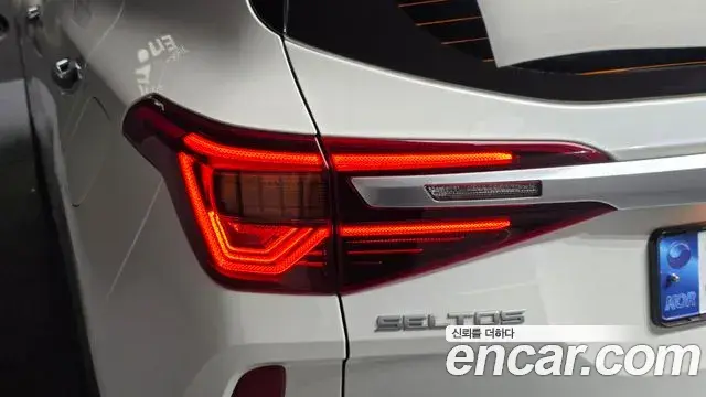 Kia Seltos 2022 — ფოტო 12/33