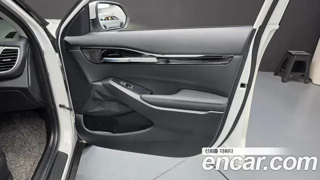 Kia Seltos 2022 — ფოტო 21/33