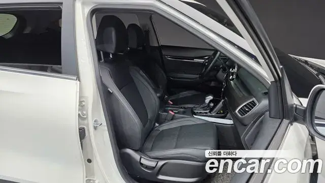 Kia Seltos 2022 — ფოტო 18/33