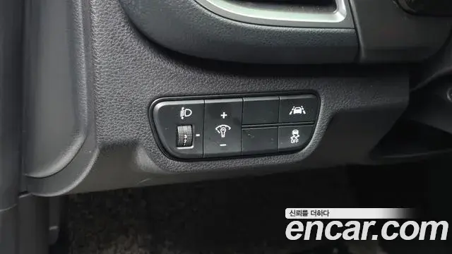 Kia Seltos 2022 — ფოტო 26/33