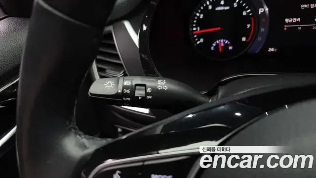 Kia Seltos 2022 — ფოტო 27/33