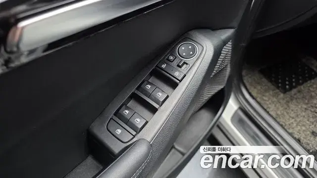 Kia Seltos 2022 — ფოტო 29/33