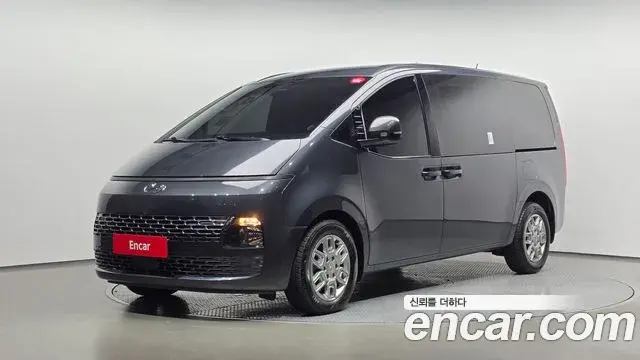 Hyundai Staria 2023 — Фото 1/20