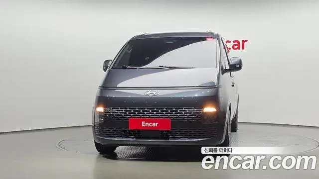 Hyundai Staria 2023 — Фото 3/20