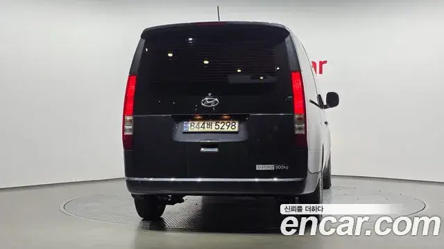 Hyundai Staria 2023 — Фото 4/20
