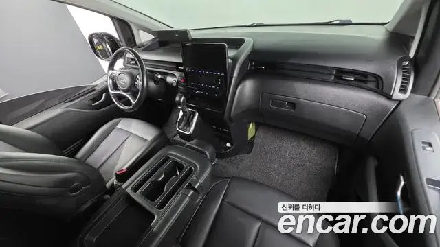 Hyundai Staria 2023 — Фото 7/20