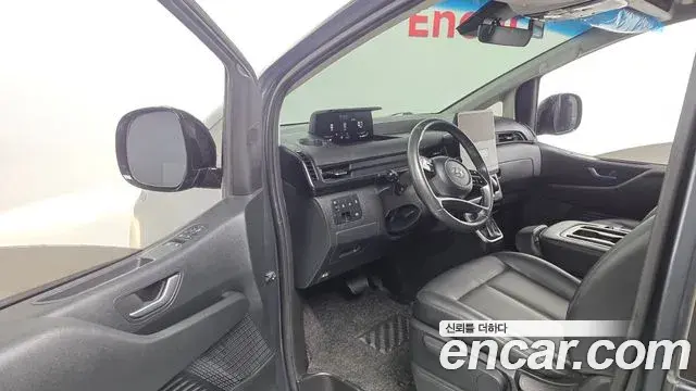 Hyundai Staria 2023 — Фото 10/20