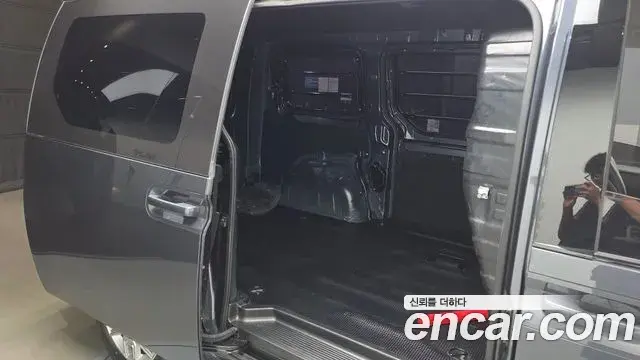 Hyundai Staria 2023 — Фото 12/20