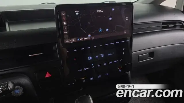 Hyundai Staria 2023 — Фото 14/20
