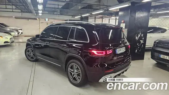 Mercedes-Benz GLB-Class 2023 — Фото 1/20
