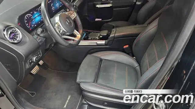 Mercedes-Benz GLB-Class 2023 — Фото 8/20
