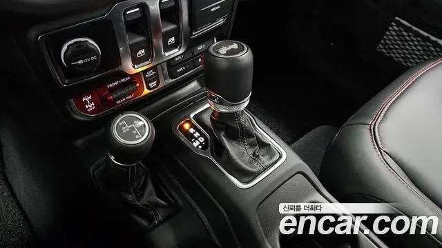 Jeep Wrangler 2025 — Фото 9/20