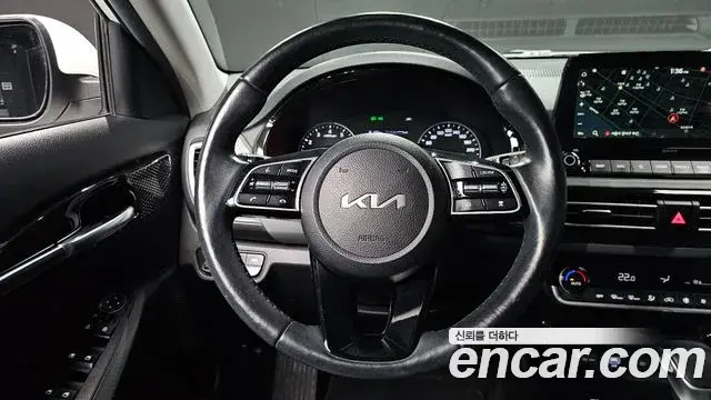 Kia Seltos 2021 — Фото 13/20