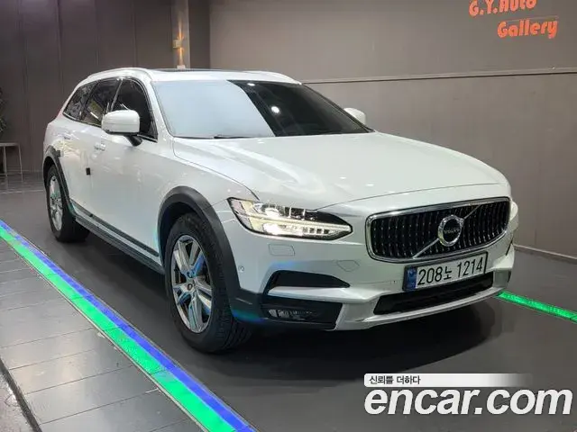 Volvo V90 Cross Country 2018 — ფოტო 5/17