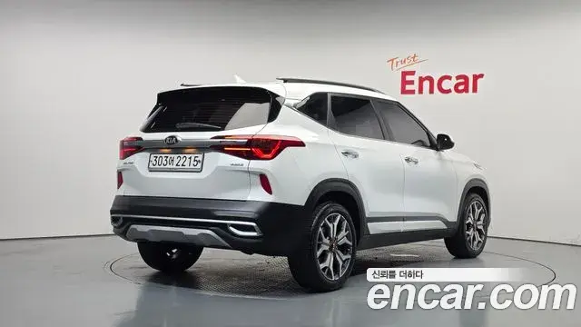 Kia Seltos 2020 — Фото 2/20