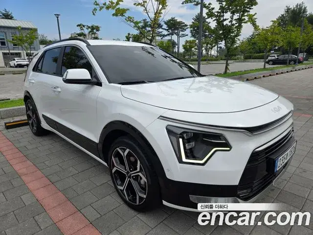 Kia Niro 2024 — Фото 10/20
