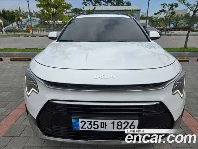 Kia Niro 2024 — Фото 2/20